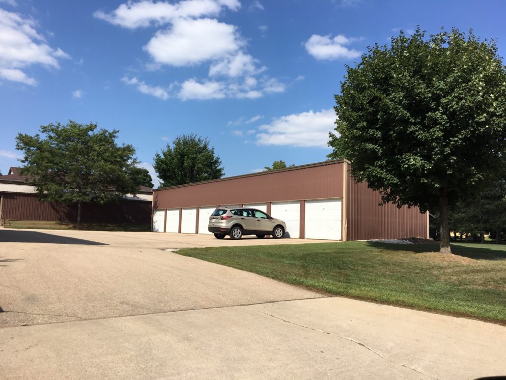 Marion Estates parking and grounds